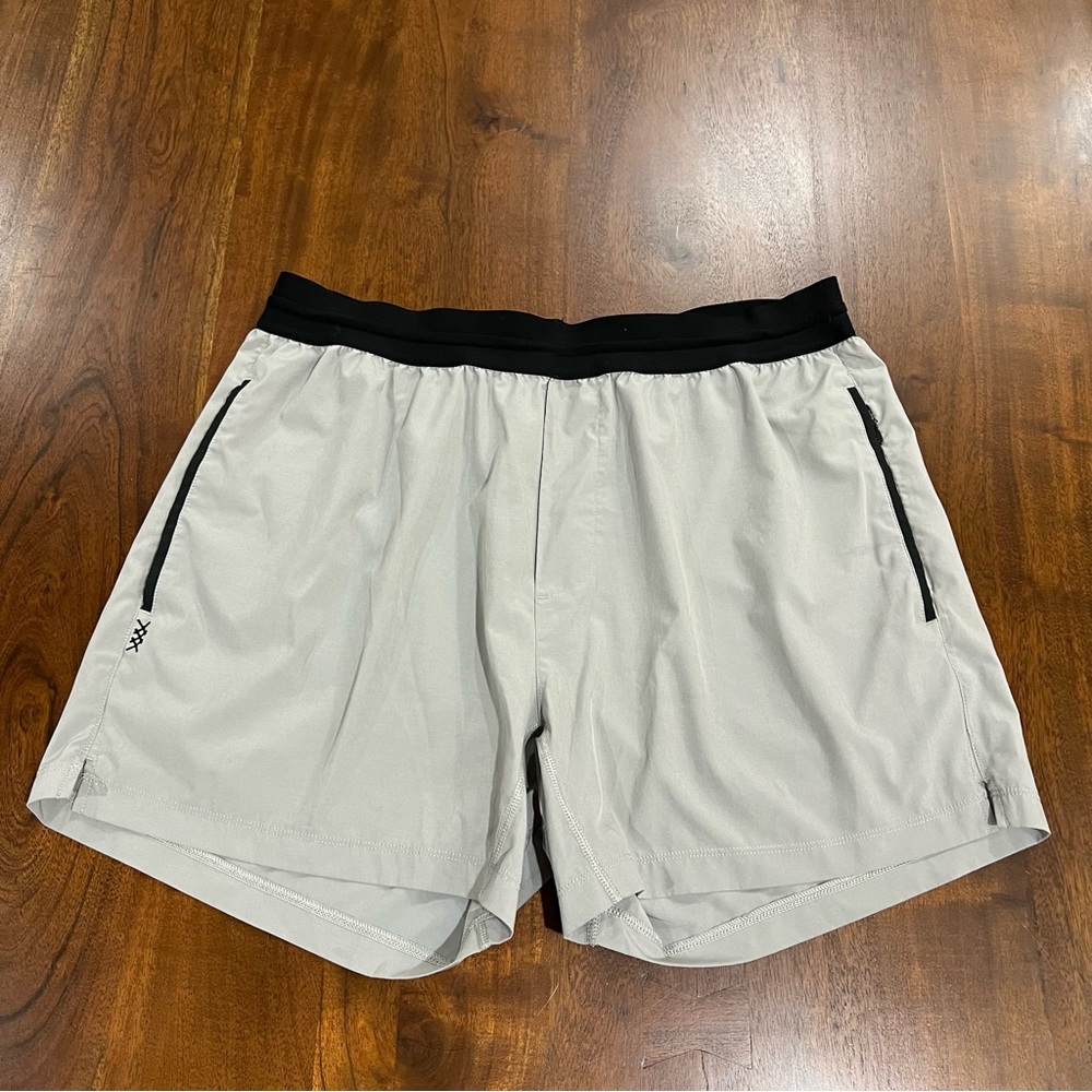 RHONE 5” Mako Tech Short Unlined Size XL